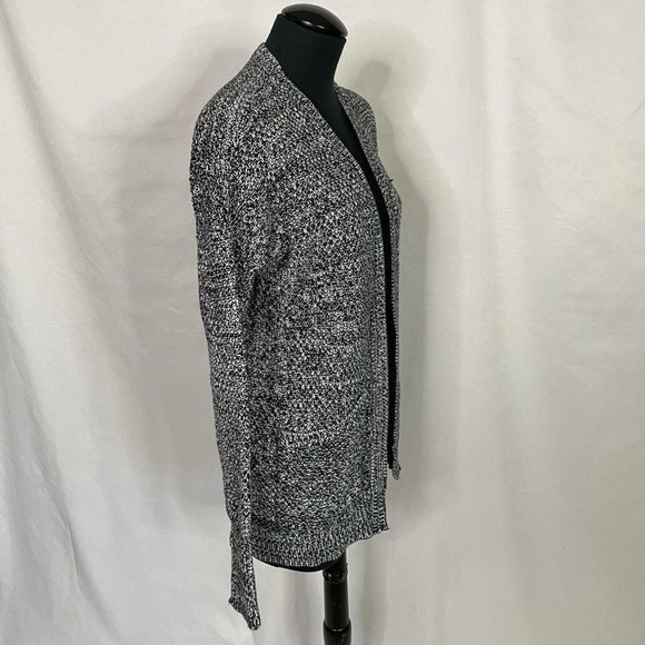 Abercrombie & Fitch Women's Black and White Cardigan - Picture 2 of 6